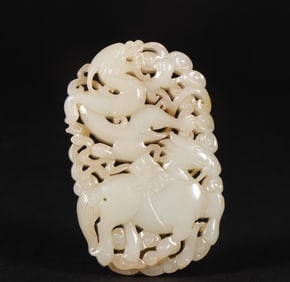 A Hetian jade carving from the Qing Dynasty is hollowed out