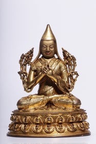 A seated statue of Tsongkhapa in copper gilt from the Qing Dynasty