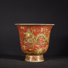 A red dragon pattern goblet on the yellow of the Ming Dynasty Jiajing