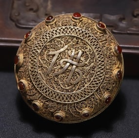 A late Qing silver gilt filigree lid box