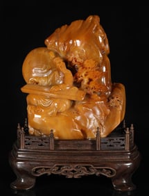 A Shoushan carved figure ornament