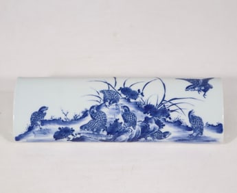 A blue and white paperweight made in the Qianlong period of the Qing Dynasty