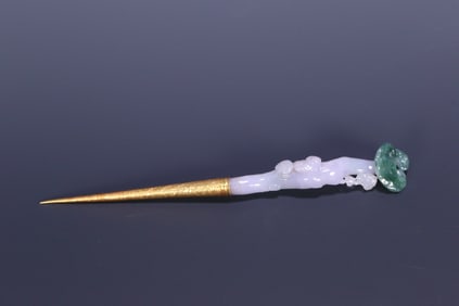 A late Qing Dynasty violet jade-wrapped silver-gilt Ganoderma lucidum hairpin