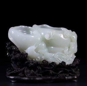 A Qing Dynasty Tian Yu flower arrangement