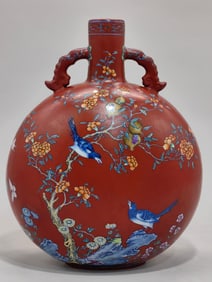 A Qing Yongzheng red background bucket color bamboo newspaper peace pattern moon holding vase