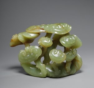A Hetian topaz Ganoderma ornament