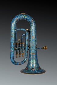A saxophone of cloisonné in the Qing Dynasty