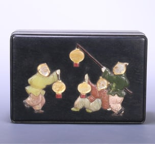 A Qing Dynasty rosewood treasure inlaid with a square lid box of the boy's spring picture
