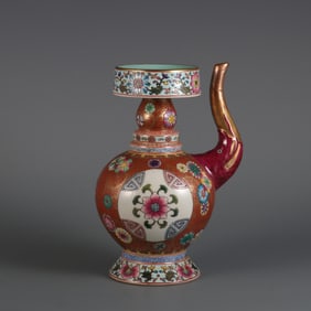 A pastel gold-painted flower with window opening flower pattern Benba pot made in the Qianlong