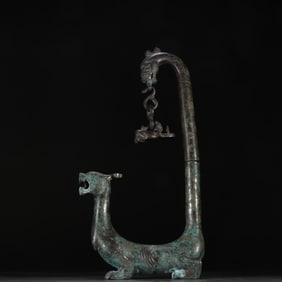 A Warring States bronze hanging dragon lantern ornament