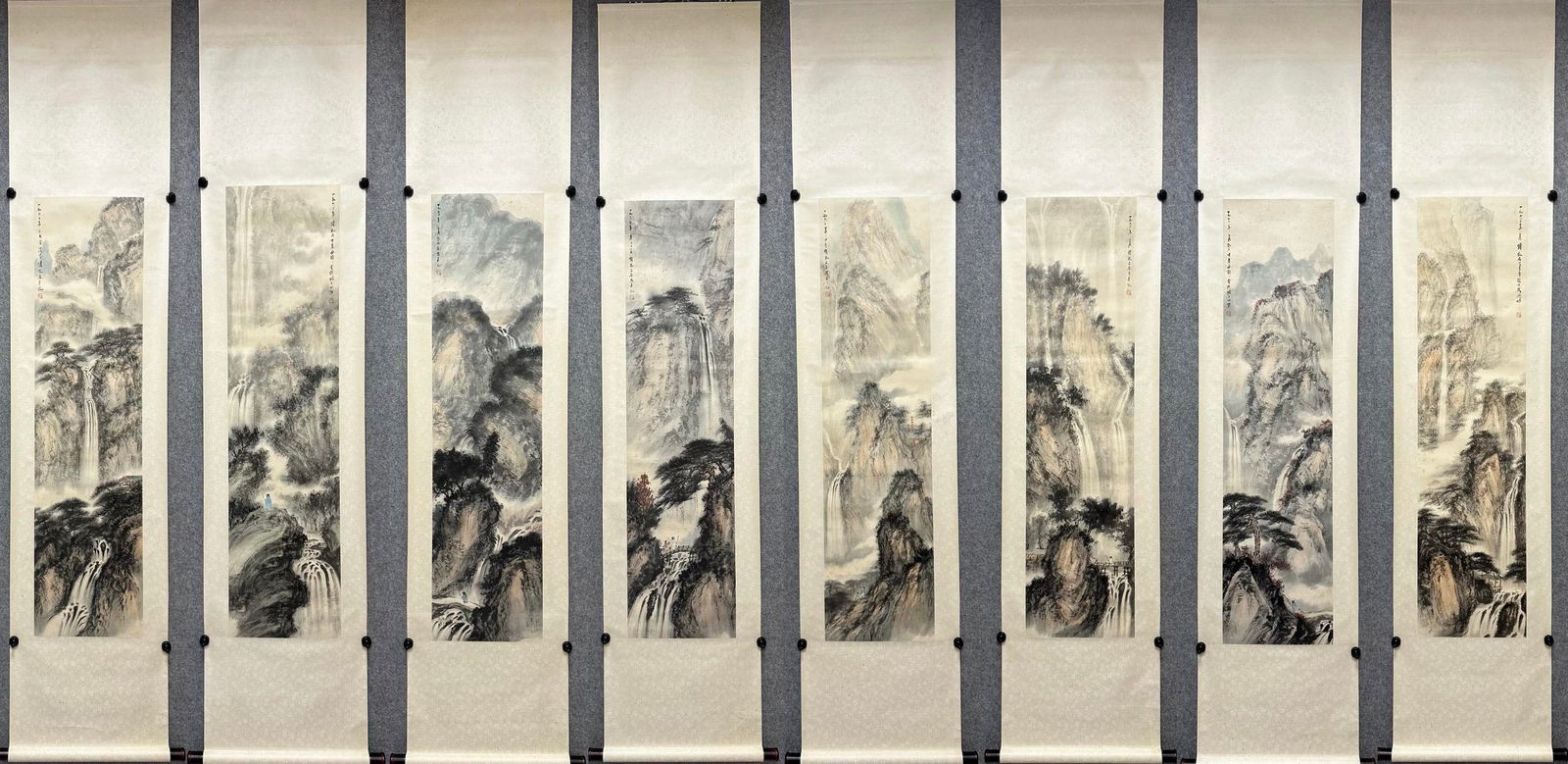 A landscape of Fu Baoshi's eight screens: Fu Baoshi's landscape eight screens SIZE: 136×34cm (The Dimensions Of All Batches Are Manually Measured.If You Need More Detailed Information, Please Contact Our Customer Service Before Bidding.)