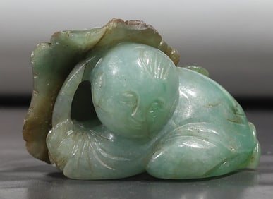 A jade lotus boy from the Qing Dynasty will play with a piece of fine art