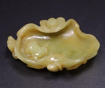 A piece of Tian Huangyu lotus leaf golden toad Xian of the Qing Dynasty
