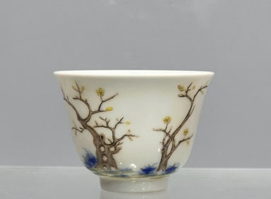 A Kangxi model multicolored December floral pattern cup