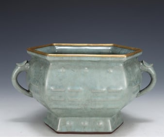 A Song Dynasty official kiln gray blue glaze Bagua pattern amphora incense burner