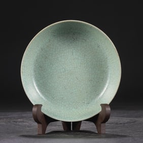 A piece of Northern Song Dynasty Ru kiln azure glaze round wash "Qianlong Imperial Title"