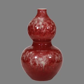 A beauty drunken gourd bottle made in the Qianlong period of the Qing Dynasty
