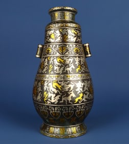 A bronze file gold and silver round pot of the Han Dynasty