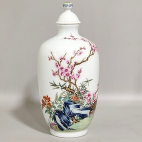 A Qing Dynasty Yongzheng living and working in peace