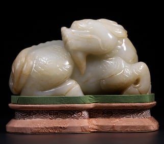 A Qing Dynasty Tian Yu unicorn ornament