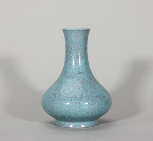 A piece of Lujun glazed water chestnut bottle in the middle of the Qing Dynasty