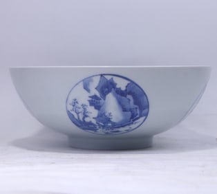 A blue and white bowl of the Qing Dynasty