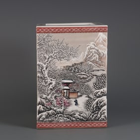 A square pen holder of a pastel snow scene picture during the Republic of China period (who is it).