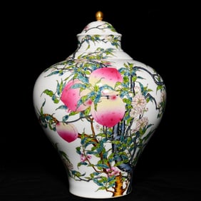 A piece of Qing Qianlong pastel Fushou pattern lid jar