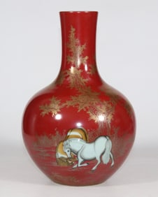 A Qing Yongzheng year enamel color chili red glaze gold color double juntu Tianqiu bottle