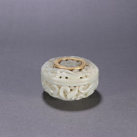 A Liao gold Hetian jade-clad gold-carved entwined floral pattern incense box