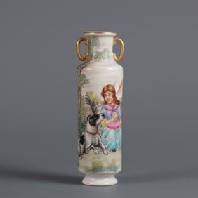 A small amphora of enamel Western figures made in the Qianlong period of the Qing Dynasty