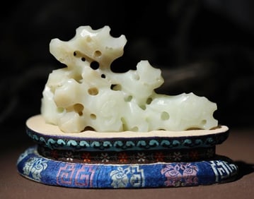 A piece of Hetian mountain material double blessing mountain seeds