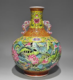 A piece of Qing Qianlong model enamel palace pink phoenix tail grass Kuilong wears intertwined