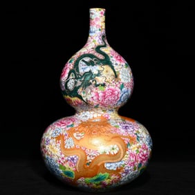 A Qing Yongzheng gold noodle colored dragon pattern gourd bottle