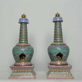 A Qing Qianlong model pastel turquoise green ground intertwined pattern relic pagoda