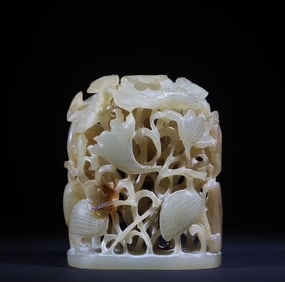 A Qing Dynasty gray-skinned jade carved heron stove top study room elegant vessel