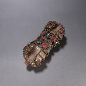 A crystal gold inlaid gemstone vajra