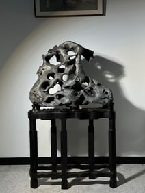 A stone study ornament in the hall of Taihu Lake
