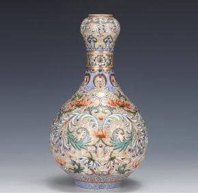 A Jiaqing year pastel gold-painted garlic vase