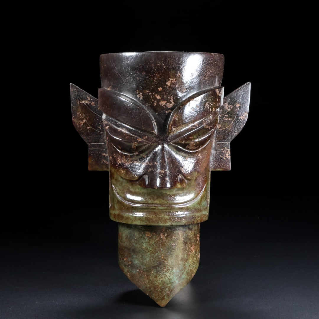 A piece of Tian Yu Sanxingdui in the Qing Dynasty: Tianyu Sanxingdui in the Qing Dynasty SIZE: W:2.53kg H:21cm W:15.5cm T:11.5cm (The Dimensions Of All Batches Are Manually Measured.If You Need More Detailed Information, Please Contact Our Customer Se
