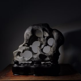 A piece of Taihu stone Guyun study ornament