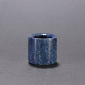 A lapis lazuli finger