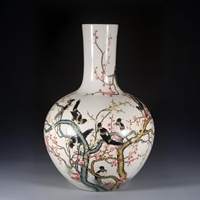 A piece of Qing Qianlong: Enamel color twelve Meixiao Tianqiu bottles