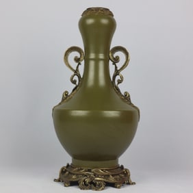 A tea glazed copper lace amphora garlic bottle