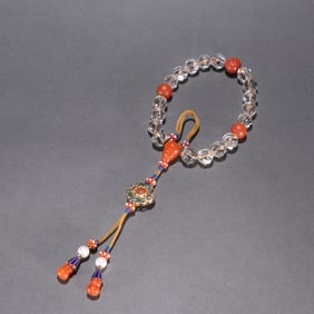 A piece of Qing Dynasty crystal eighteen hands