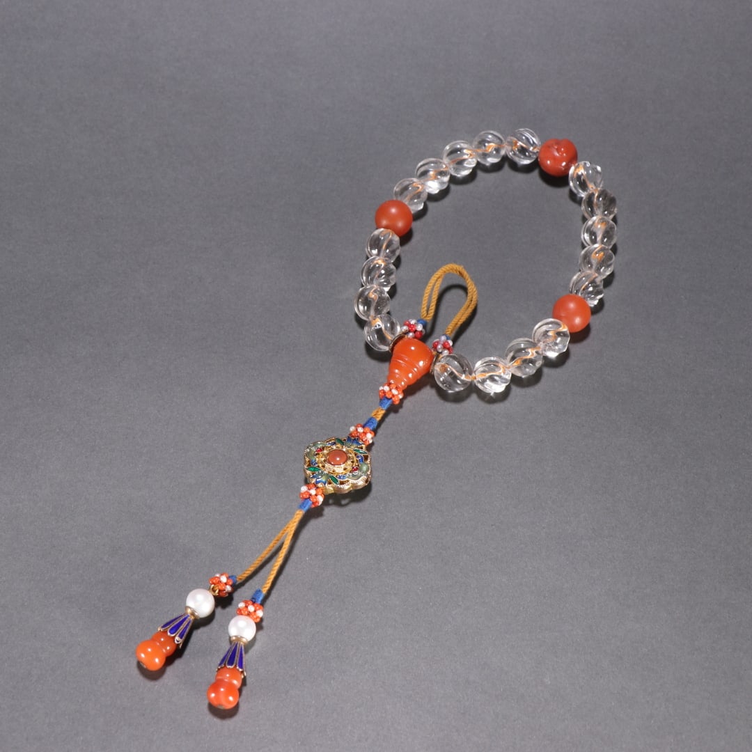 A piece of Qing Dynasty crystal eighteen hands (1 of 9)