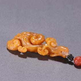 A Qing Dynasty Tianhuang stone ganoderma lucidum carving