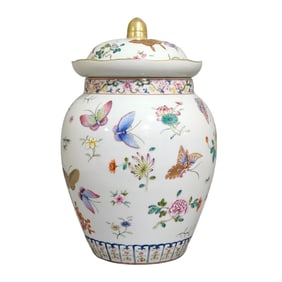 A Qing Jiaqing pastel butterfly love flower lid jar
