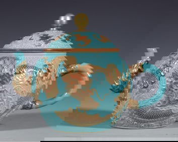 A piece of Qing Qianlong: turquoise green carved dragon through seawater Wufu teapot