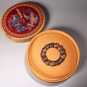 An agarwood bracelet from the Qing Dynasty